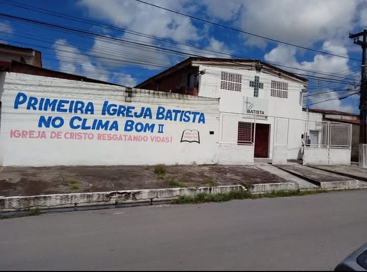 Fachada da igreja na Rua Santa Rita